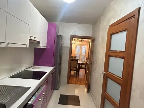 Izdavanje, kuća, 220m², Konik, Podgorica - image 3