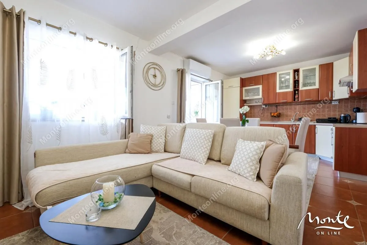 Prodaja, kuća, 210m², Krašići, Tivat