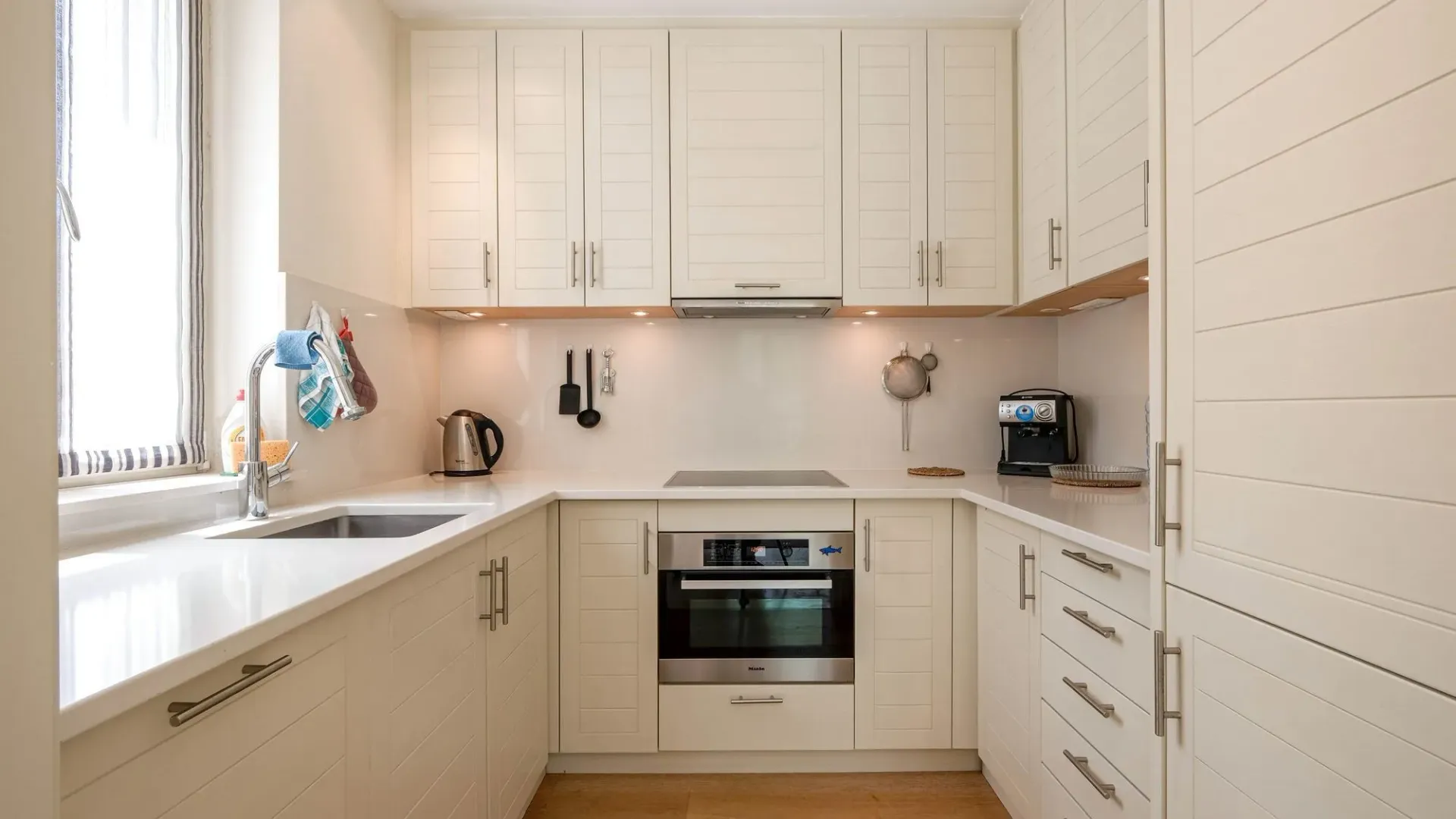 Prodaja, jednosoban stan, 68m², Tivat, Crna Gora