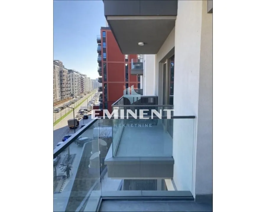 Izdavanje, trosoban stan, 75m², Savski Venac, Beograd