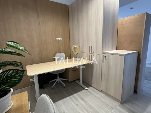 Izdavanje, poslovni prostor, 93m², City Kvart, Podgorica - image 6