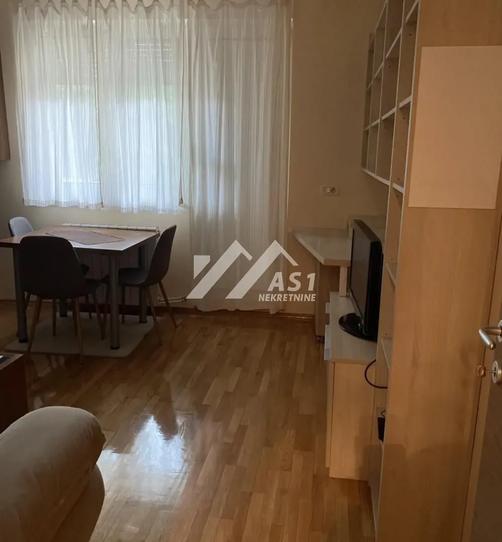 Izdavanje, dvosoban stan, 42m², Sajam, Novi Sad Sve Podlokacije
