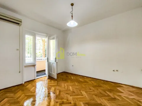 Izdavanje, poslovni prostor, 60m², Centar, Podgorica - image 2