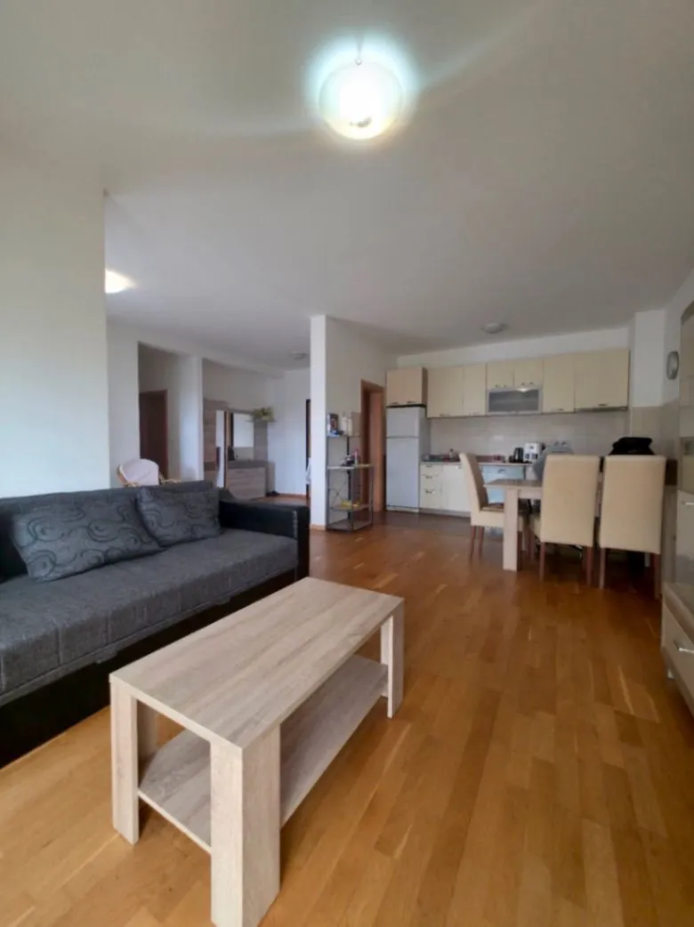 Izdavanje, trosoban stan, 95m², Zagorič, Podgorica