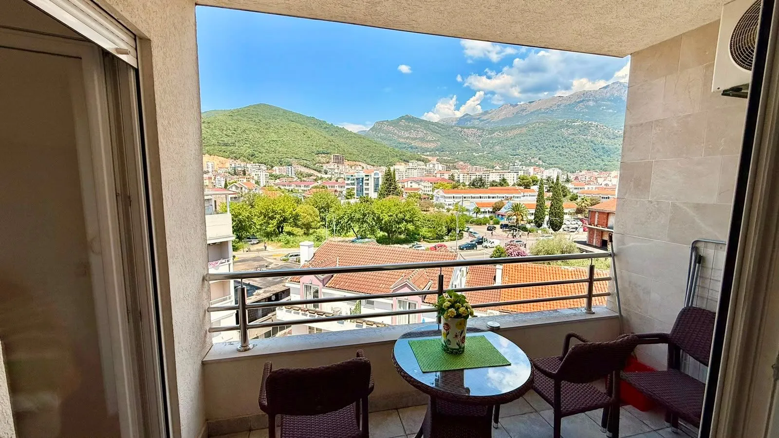 Rent, one bedroom apartment, 45m², Centar, Budva