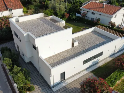 Prodaja, kuća, 342m², Centar, Bar - image 2