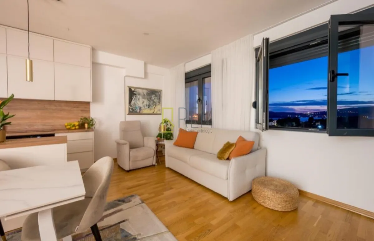 Prodaja, dvosoban stan, 63m², Tivat, Crna Gora
