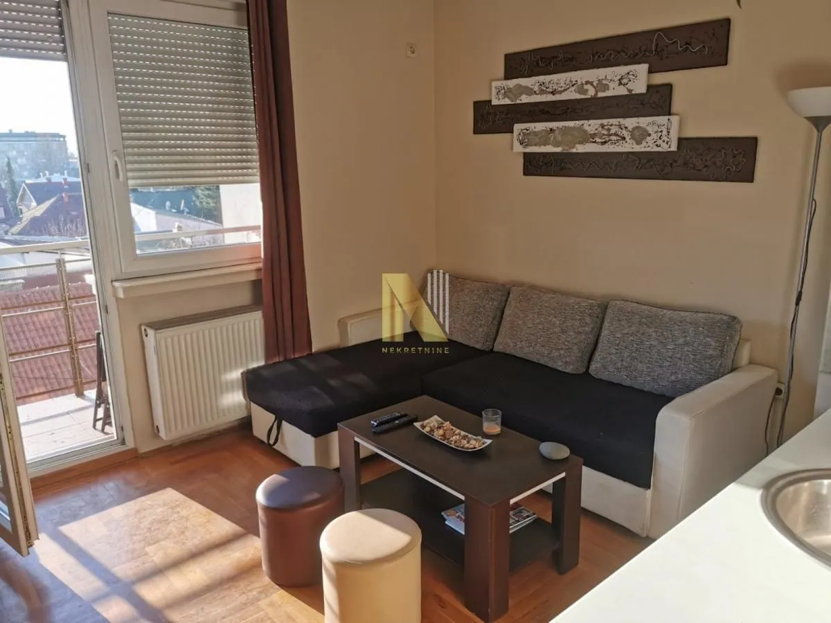 Prodaja, garsonjera, 23m², Bulevar Oslobodjenja, Novi Sad Sve Podlokacije