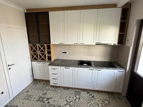 Izdavanje, kuća, 142m², Veliki Mokri Lug, Zvezdara Sve Podlokacije - image 5