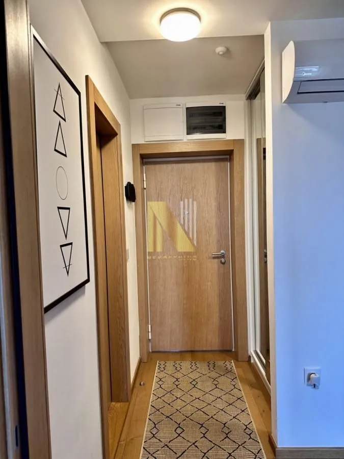 Izdavanje, dvosoban stan, 43m², Bulevar Evrope, Novi Sad Sve Podlokacije