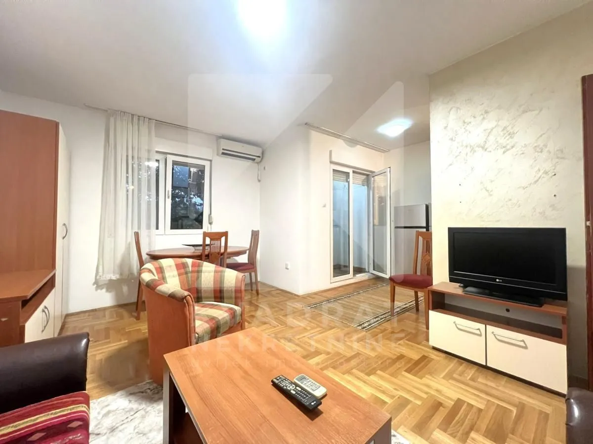 Izdavanje, jednosoban stan, 45m², Zabjelo, Podgorica