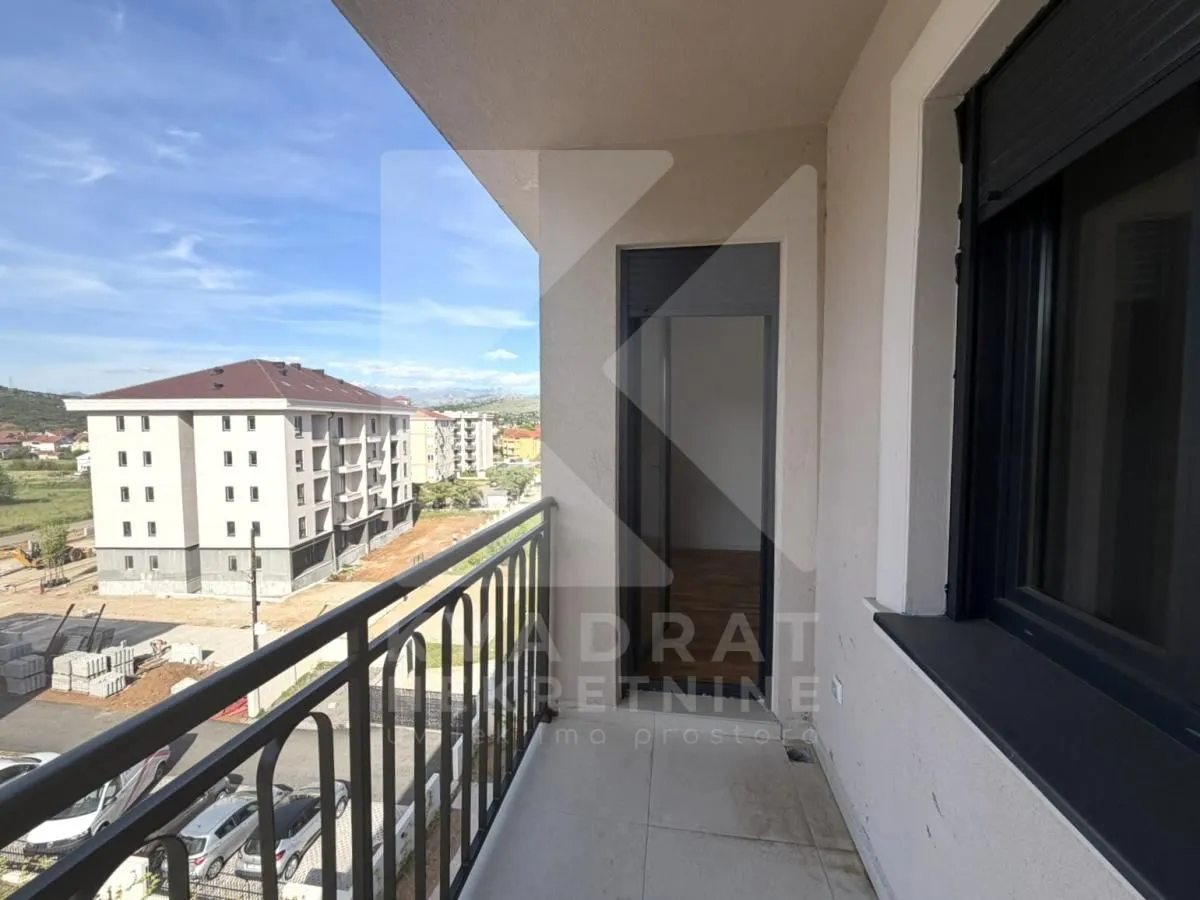 Izdavanje, jednosoban stan, 45m², Tološi, Podgorica