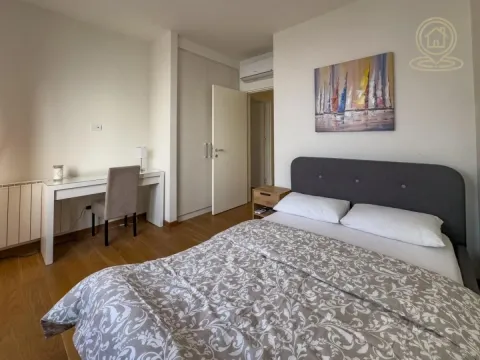Izdavanje, trosoban stan, 80m², Savski Venac, Beograd - image 2