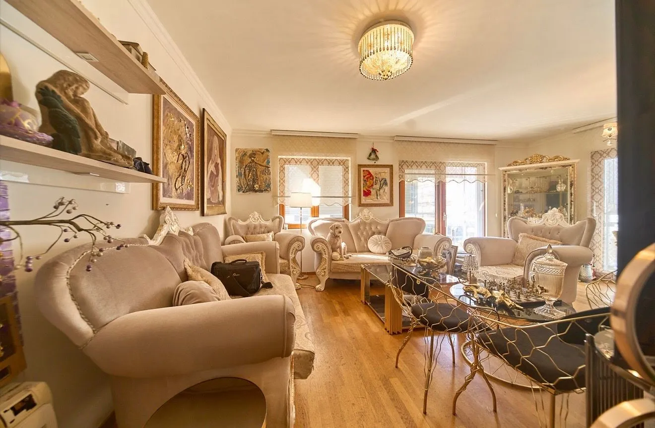 Prodaja, trosoban stan, 120m², Tološka šuma, Podgorica