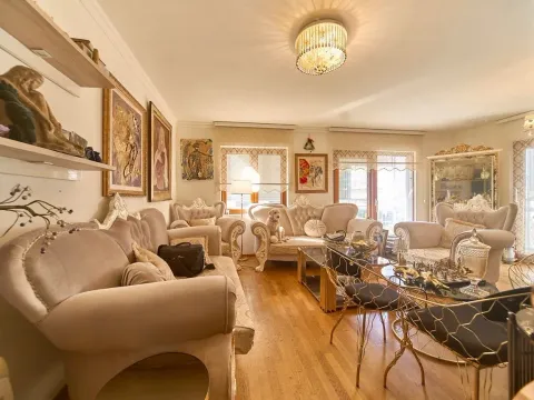 Prodaja, trosoban stan, 120m², Tološka šuma, Podgorica - image 1