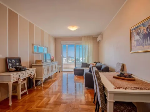 Sale, two bedroom apartment, 69m², Centar, Bar - image 1