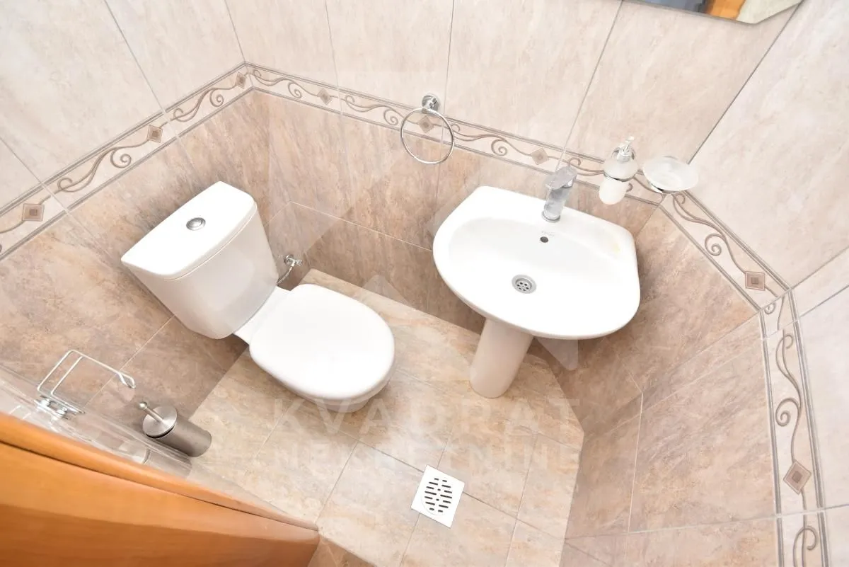 Rent, house, 200m², Botun, Podgorica