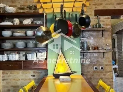 Izdavanje, kuća, 367m², Jajinci, Voždovac Sve Podlokacije - image 13