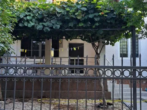 Prodaja, kuća, 150m², Sutomore, Bar