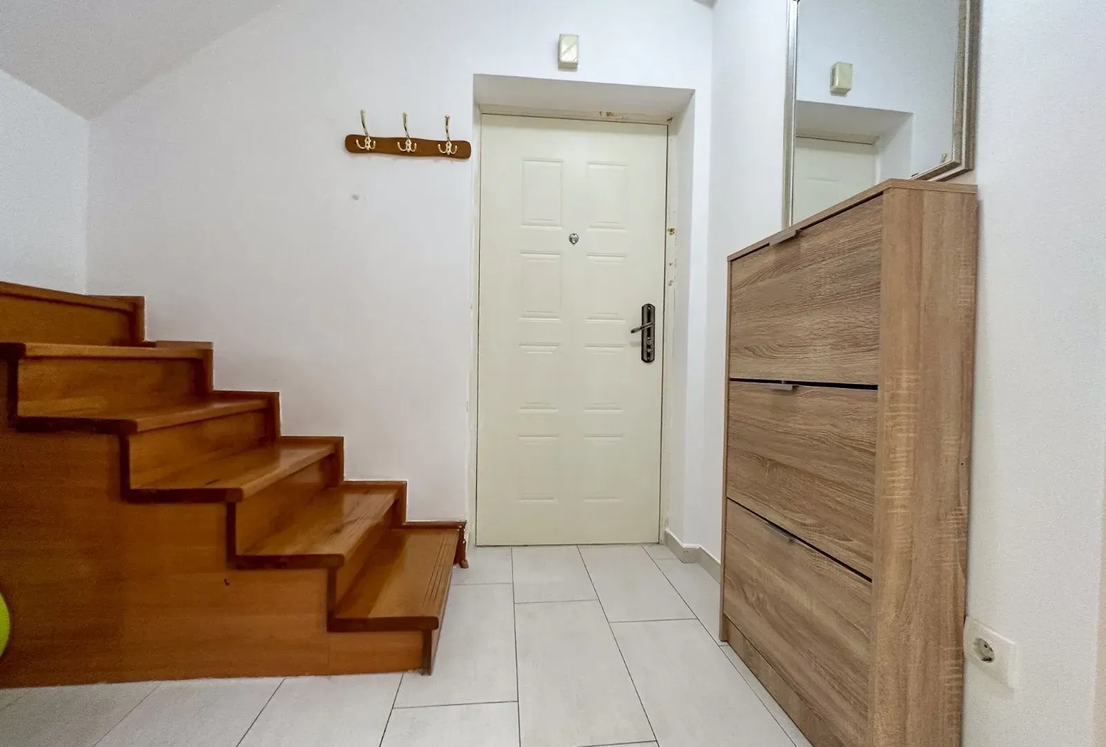 Rent, one bedroom apartment, 65m², Centar, Tivat