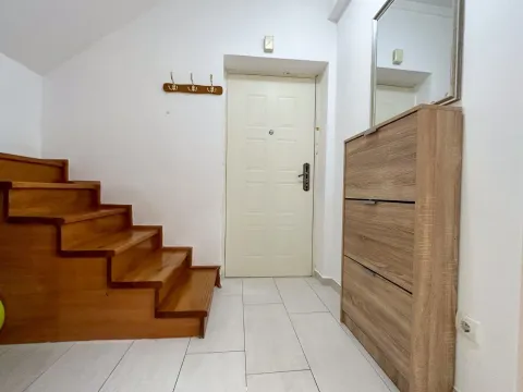 Izdavanje, jednosoban stan, 65m², Centar, Tivat - image 9