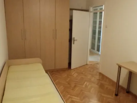 Izdavanje, trosoban stan, 60m², Stari Grad, Beograd - image 4