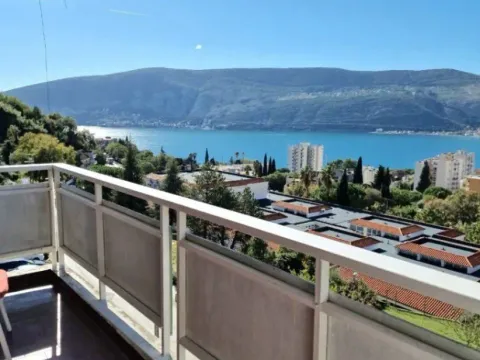 Izdavanje, trosoban stan, 98m², Topla, Herceg Novi