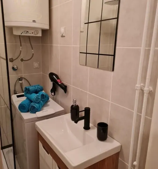 Prodaja, garsonjera, 29m², Bulevar Oslobodjenja, Novi Sad Sve Podlokacije