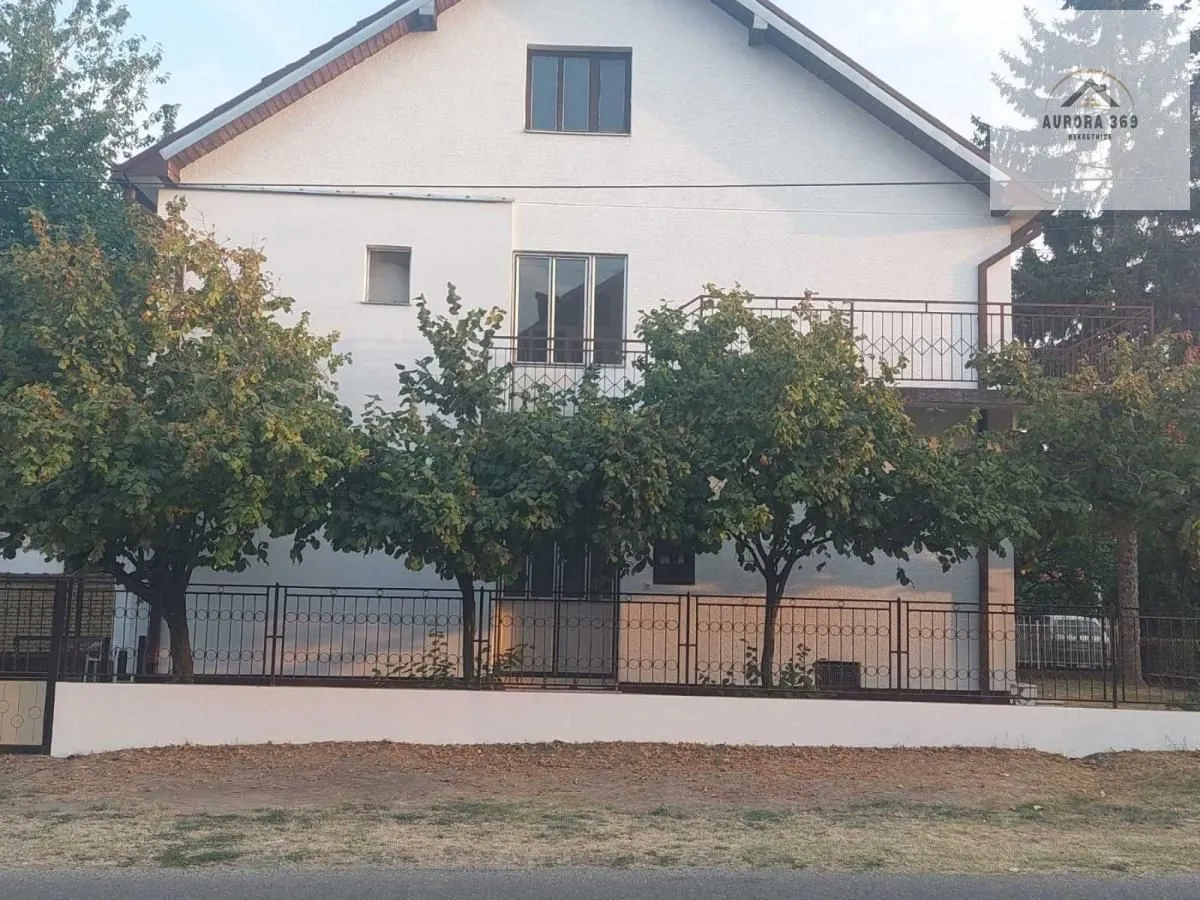 Sale, house, 290m², Ruma, Srbija