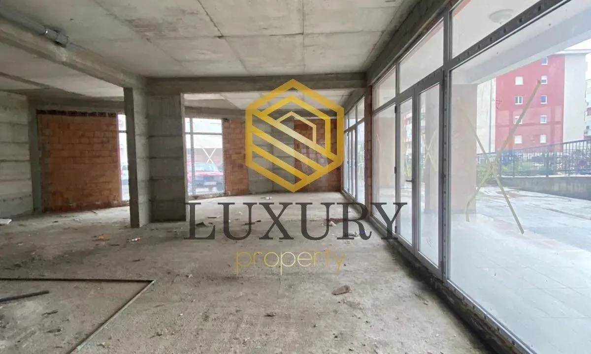 Rent, office space, 90m², Ljubović, Podgorica