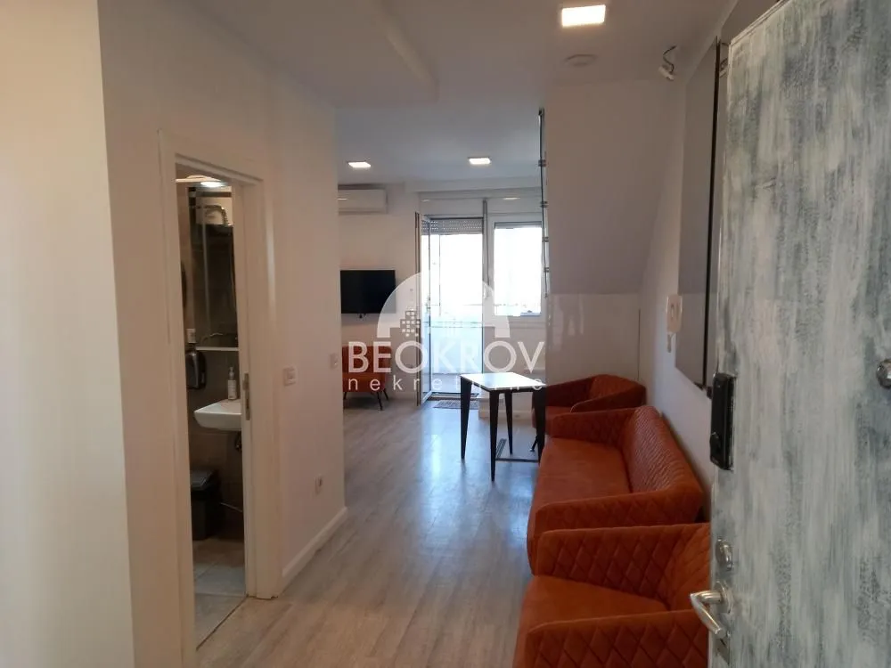 Izdavanje, četvorosoban stan, 118m², Đeram Pijaca, Beograd