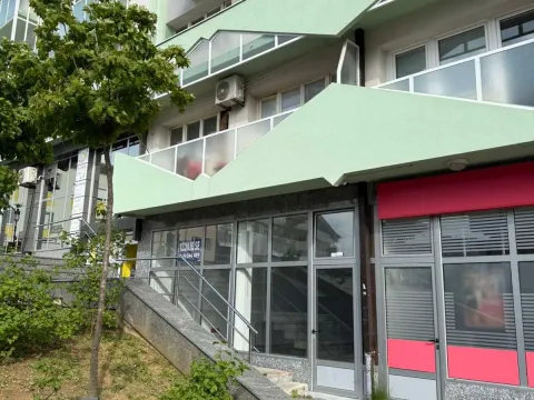Rent, office space, 88m², Pljevlja, Crna Gora - image 5