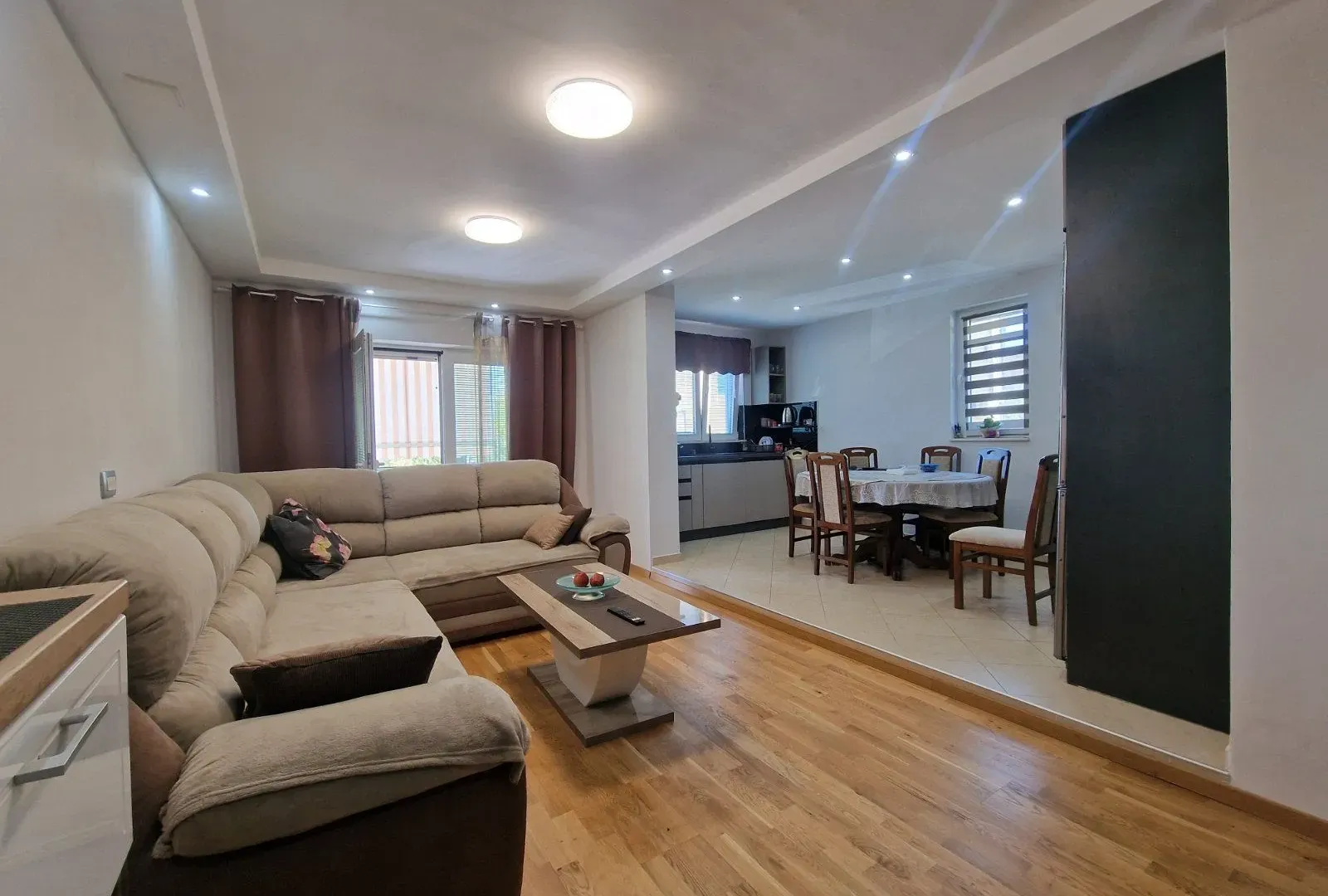 Sale, house, 590m², Tivat, Crna Gora