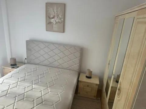 Rent, two bedroom apartment, 70m², Tivat, Crna Gora - image 2