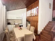 Izdavanje, trosoban stan, 200m², Kalimanj, Tivat - image 7