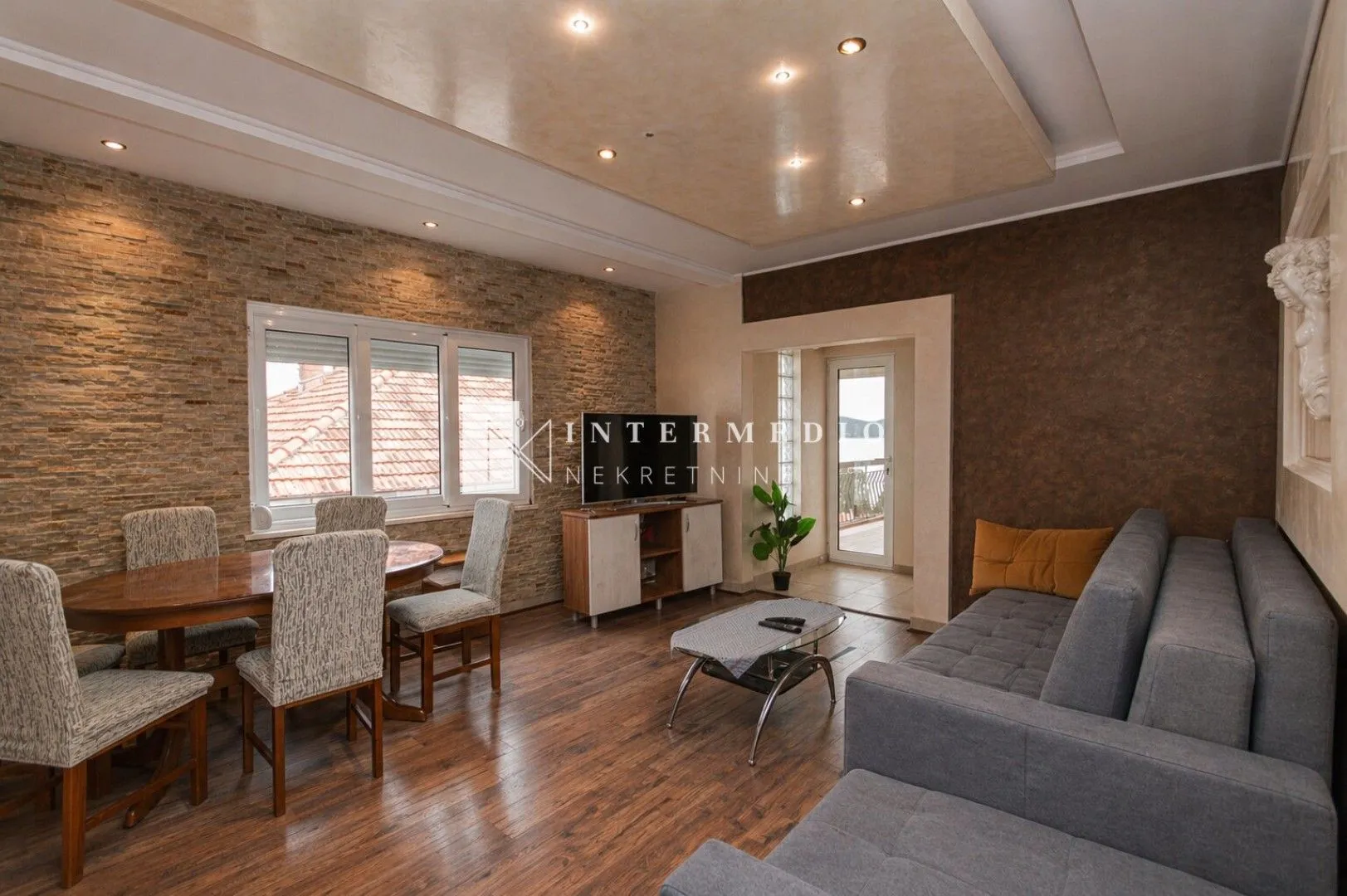 Prodaja, dvosoban stan, 86m², Igalo, Herceg Novi
