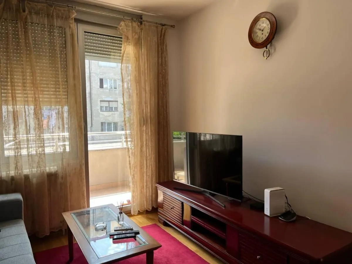 Izdavanje, dvosoban stan, 66m², Crveni Krst, Beograd