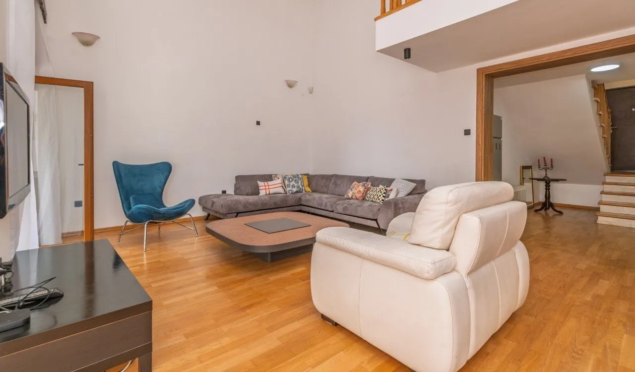 Rent, house, 280m², Gorica C, Podgorica