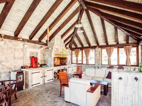 Prodaja, kuća, 285m², Cetinje, Crna Gora - image 10