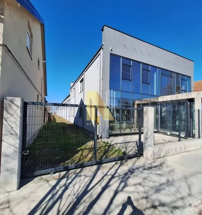 Prodaja, poslovni prostor, 1252m², Stara Pazova, Srbija