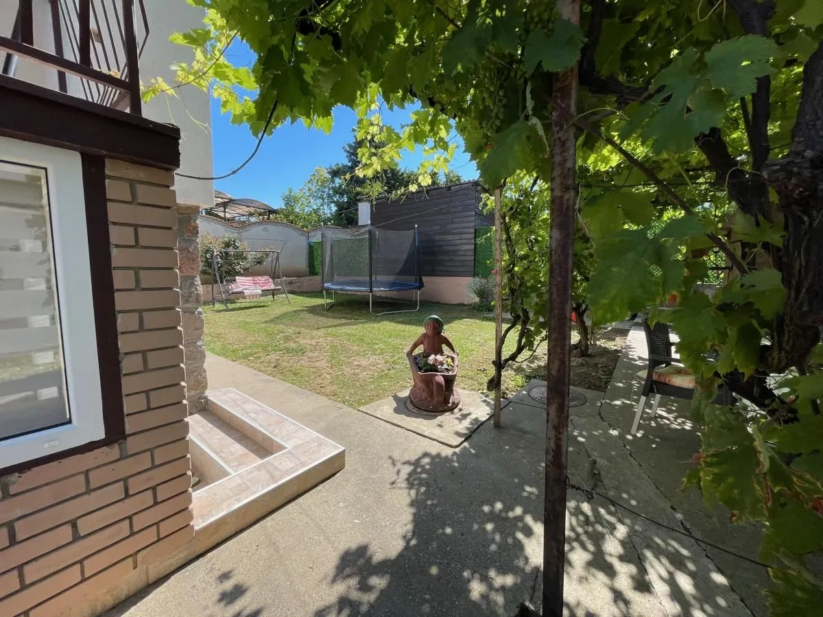 Izdavanje, kuća, 106m², Sremska Kamenica, Petrovaradin