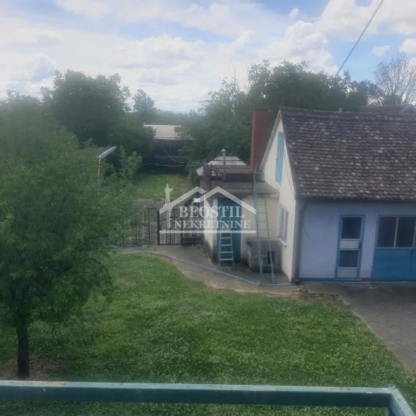 Prodaja, kuća, 204m², Vladimirci, Srbija