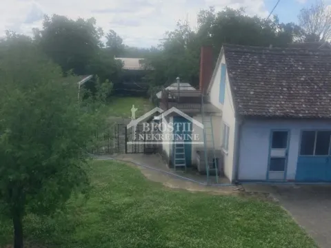Prodaja, kuća, 204m², Vladimirci, Srbija - image 12
