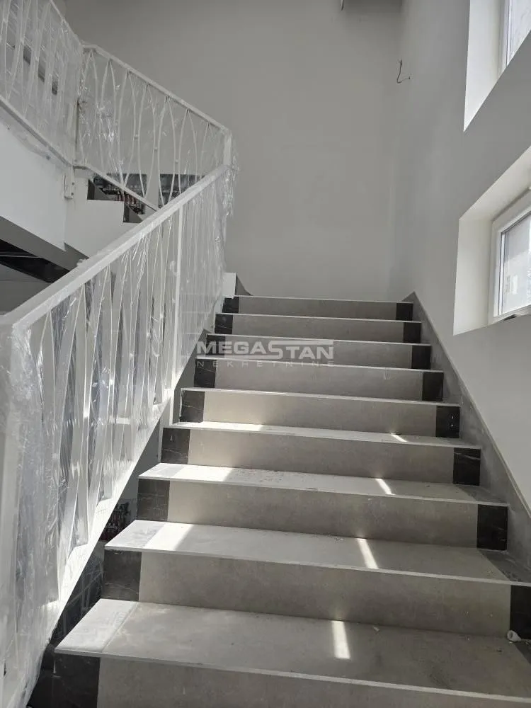 Rent, office space, 1200m², Čukarica, Beograd
