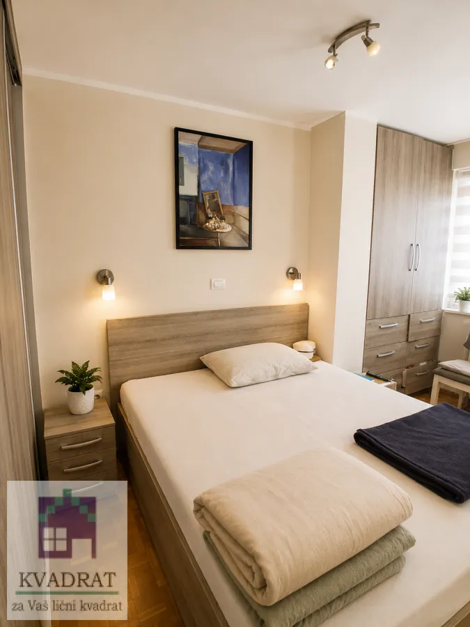 Prodaja, trosoban stan, 80m², Novo naselje, Novi Sad