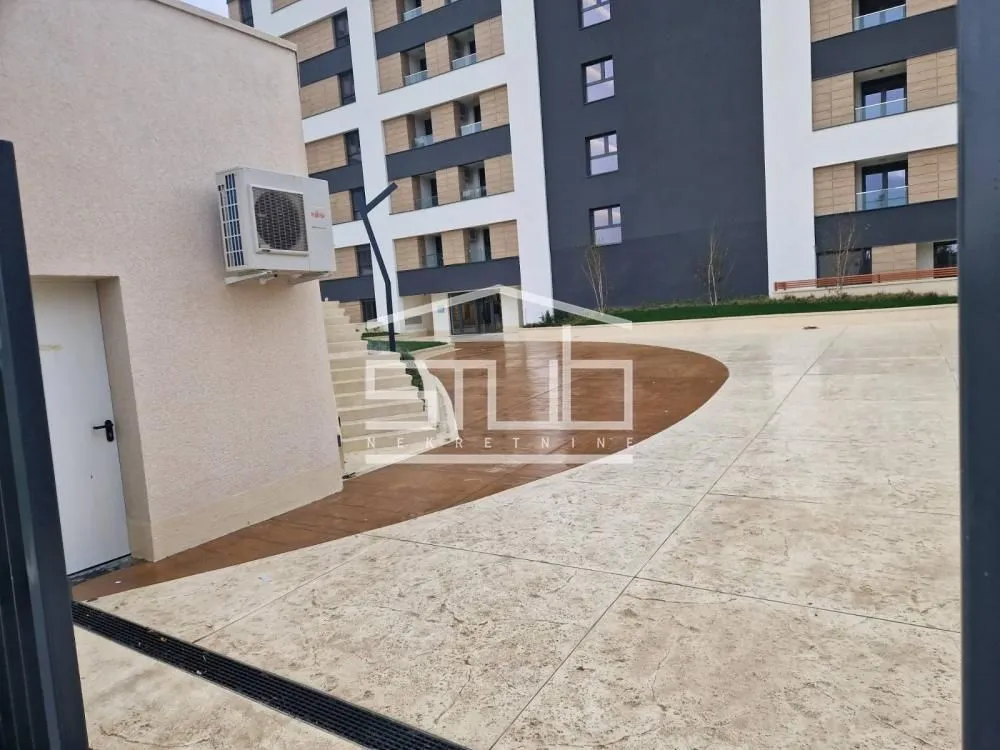 Izdavanje, trosoban stan, 105m², Novi Beograd Blok 65, Novi Beograd Sve Podlokacije