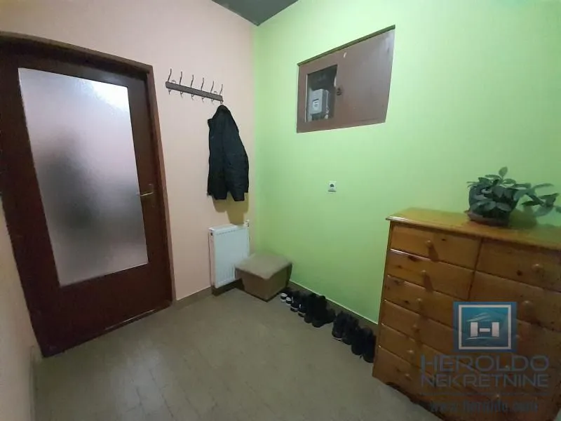 Prodaja, kuća, 310m², Tavrića obori, Jagodina