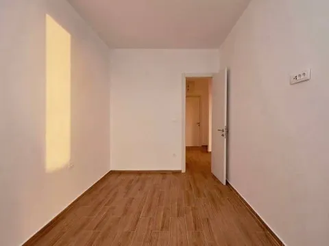 Sale, one bedroom apartment, 76m², Bečići, Budva - image 4