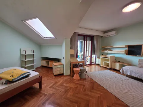 Sale, four bedroom apartment, 281m², Podgorica, Crna Gora - image 16