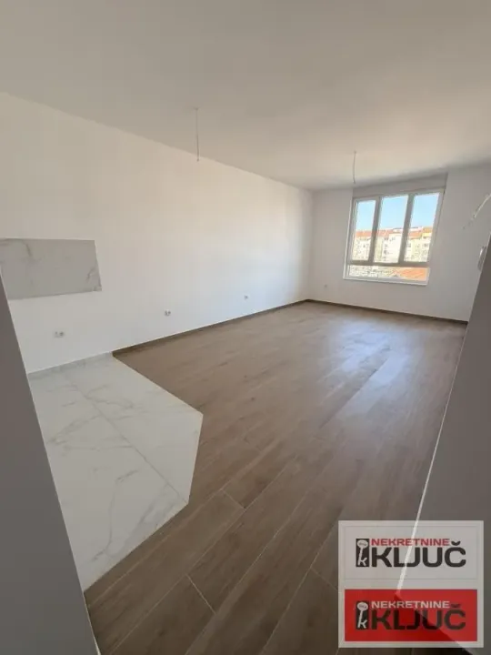 Prodaja, trosoban stan, 65m², Bulevar patrijarha Pavla, Novi Sad Sve Podlokacije